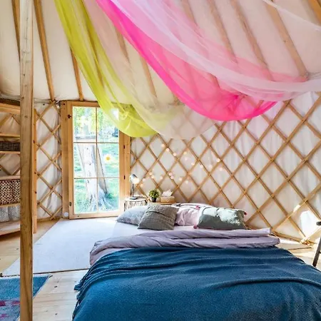 Jurta V Rokli Luxury tent Prague