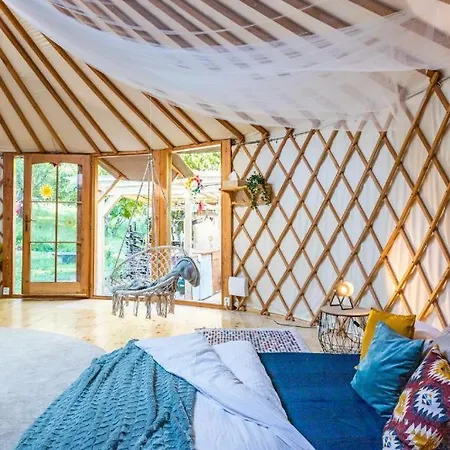 Luxury tent Jurta V Rokli